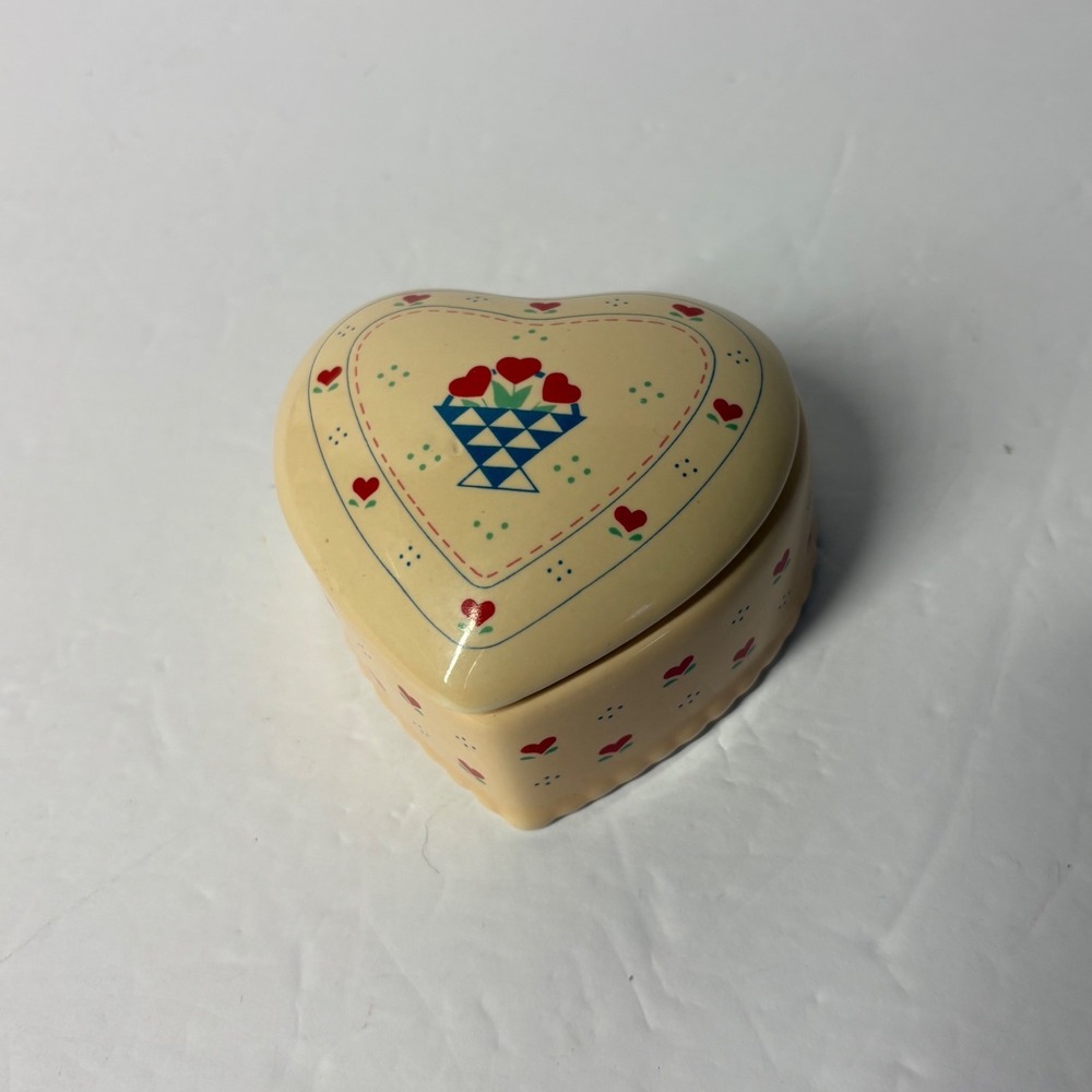 Vintage Russ Berrie Heart Ceramic Trinket Box Folk Art Basket Hearts Cottagecore